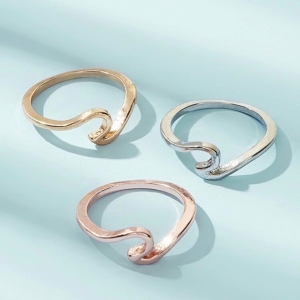 3/$30 🤍💛❤️ 3pcs Wave Ring